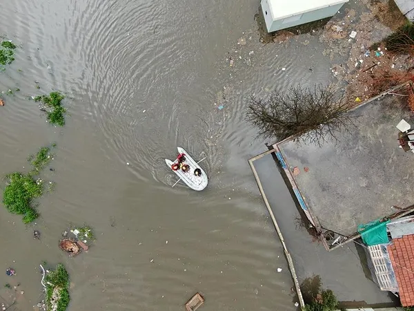 antalyada-sehri-su-basti-valilikten-flas-aciklama-egitime-bir-gun-daha-ara-verildi-1707829955359.jpeg Antalya'da şehri su bastı! Valilikten flaş açıklama: Eğitime bir gün daha ara verildi - 6