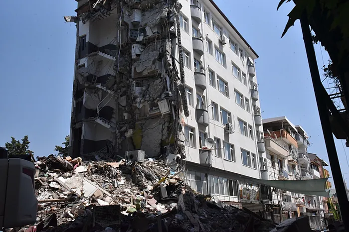 Sındırgı’da hasar tespit çalışmaları tamamlandı! Kaç bina hasarlı? Bakan Kurum açıkladı