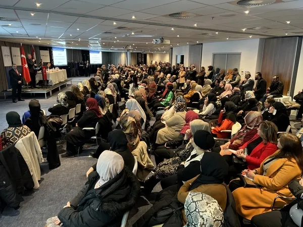 Başkan Erdoğan Hollanda’daki Türklere telefonla hitap etti: 14 Mayıs’ta dünyaya çok önemli mesajlar vereceksiniz