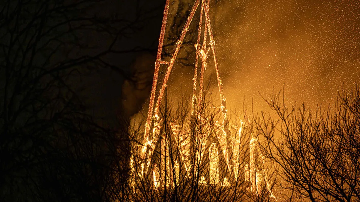 Amsterdam'daki tarihi Vondelkerk Kilisesi'nde yangın!