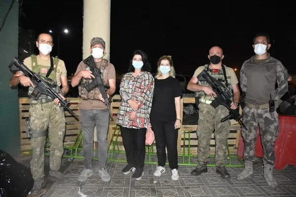 Türkiye Afganistan'da mahsur kalan 5 sağlık çalışanını kurtardı! Devletimiz bizi bırakmadı - 3
