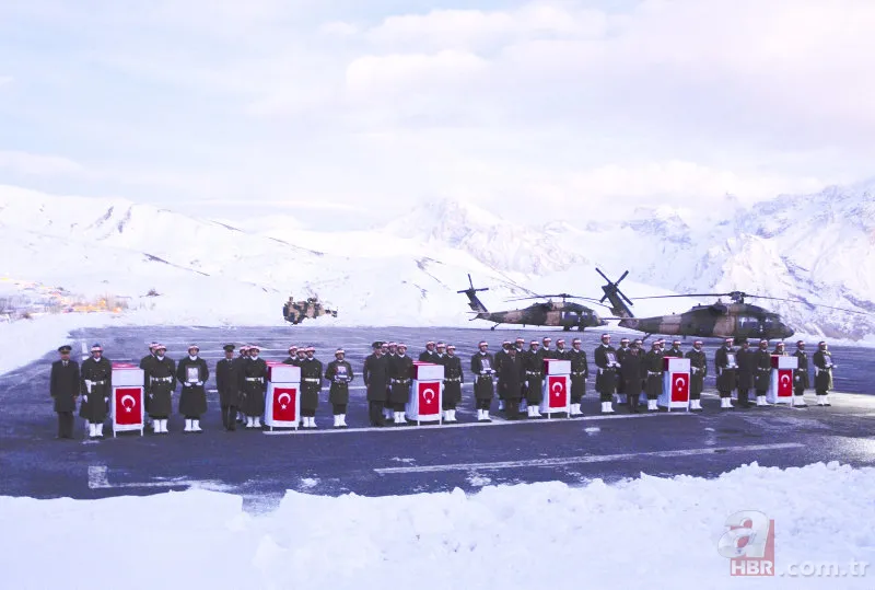 Irak'ın kuzeyinde şehit olan 6 Mehmetçik için Hakkari'de tören düzenlendi 1