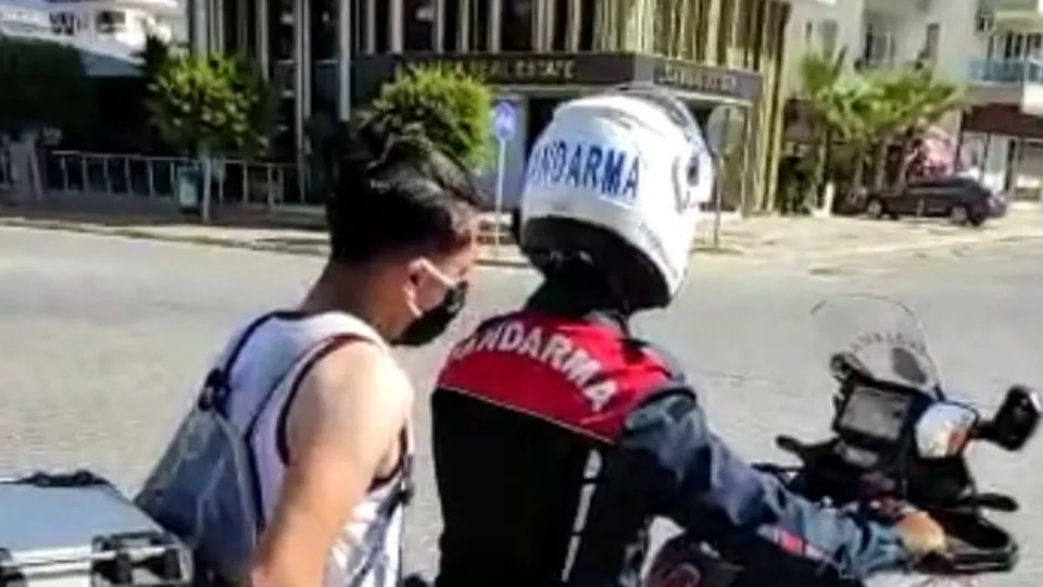 YKS sınavına girecek gencin yardımına jandarma yetişti