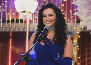 Hande Doğandemir yüzüğü taktı! Ünlü oyuncudan düğün açıklaması