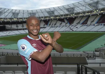 West Ham United, Ayew'i kadrosuna kattı