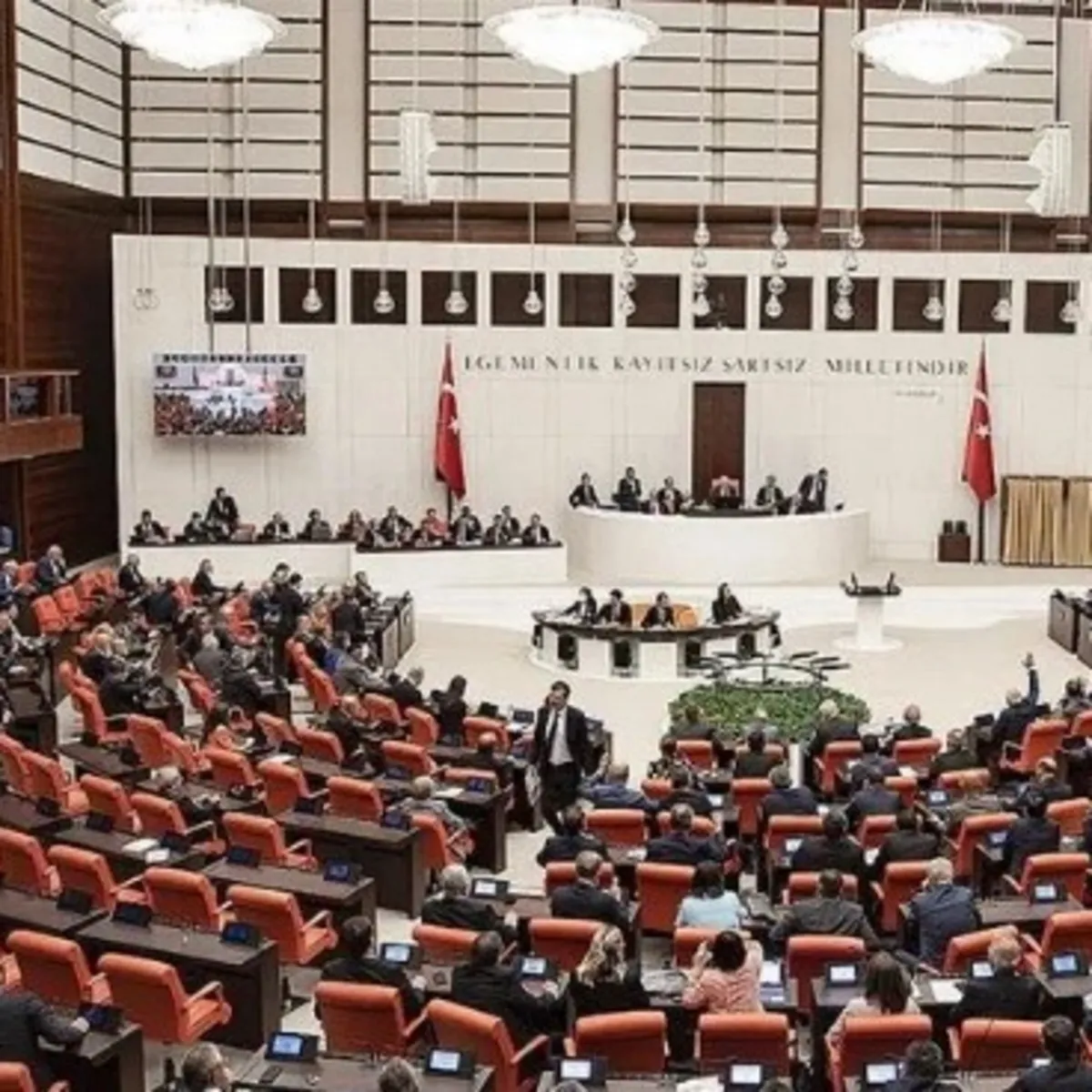 12. Yargı Paketi yasalaştı: banka hesap bilgilerini kullandıranlara ceza indirimi ve kapsamlı geçiş hükümleri