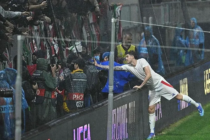İtalyan taraftarlar İsrail-İtalya maçında İsrail ulusal marşını protesto etti