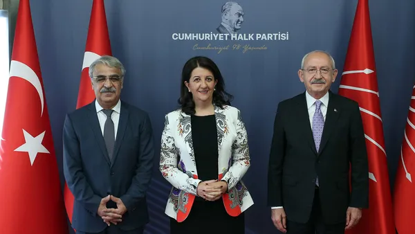 iste-chpnin-ortagi-hdp-turkiyeyi-bolme-plani-yapip-yunanistana-arka-ciktilar-sozde-kurdistan-ittifaki-kuracakl-1664218408062.jpg İşte CHP'nin ortağı HDP! Türkiye'yi bölme planı yapıp Yunanistan'a arka çıktılar! Sözde 'Kürdistan ittifakı' kuracaklarmış! - 3