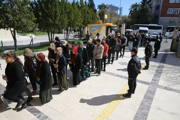 1680260918141.jpg PKK'ya katılım için HDP Suruç ilçe binasında "ikna eğitimi"! Suriye'de silahlı eylemlere katılmışlar - 3
