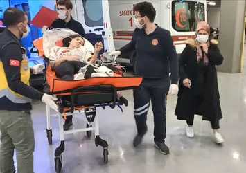 Sosyal medyada babasının silahı ile yayın yaparken kendini vurdu