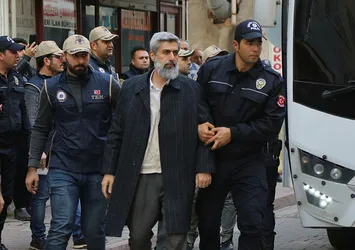 Furkan Vakfı'ndan DEAŞ ve El Kaide çıktı