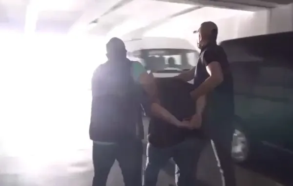 fetonun-sozde-hava-kuvvetleri-komutanligi-bolge-sorumlusu-yakalandi-icisleri-bakanligi-duyurdu-1689879195594.jpg FETÖ'nün sözde Hava Kuvvetleri Komutanlığı Bölge Sorumlusu yakalandı! İçişleri Bakanlığı duyurdu - 1