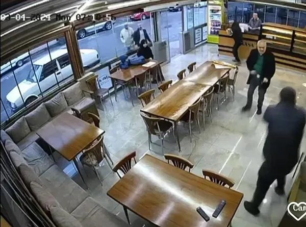 1709561412203.jpeg Kayseri'de kan donduran olay! Çift silahla ateş açtı canından oldu! O anlar kamerada - 3