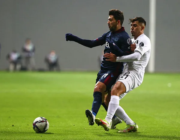 Altay: 1 - Trabzonspor: 2 MAÇ SONUCU | Fırtına İzmir’de son anlarda güldü