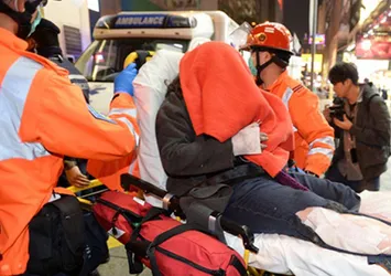 Hong Kong’da metroda yangın: 17 yaralı