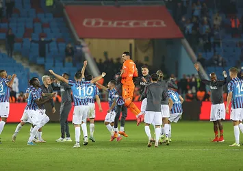 Trabzonspor İstanbul devlerine fark attı! Derbilerde Karadeniz Fırtınası esti