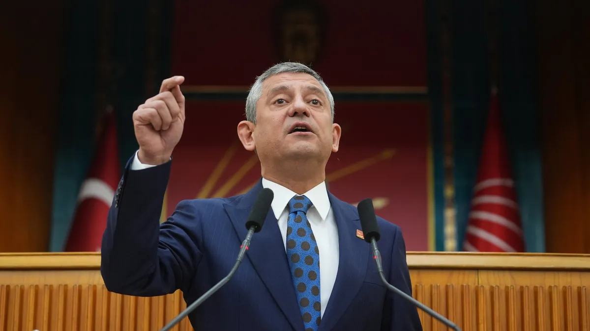 CHP’de 2026 model tasfiye operasyonu! Gürsel Tekin’i karşılamak da ‘suç’ sayıldı