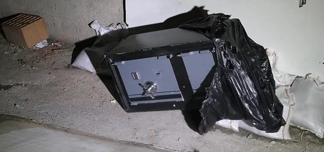 İzmir'de sokakta çelik kasa bulundu!