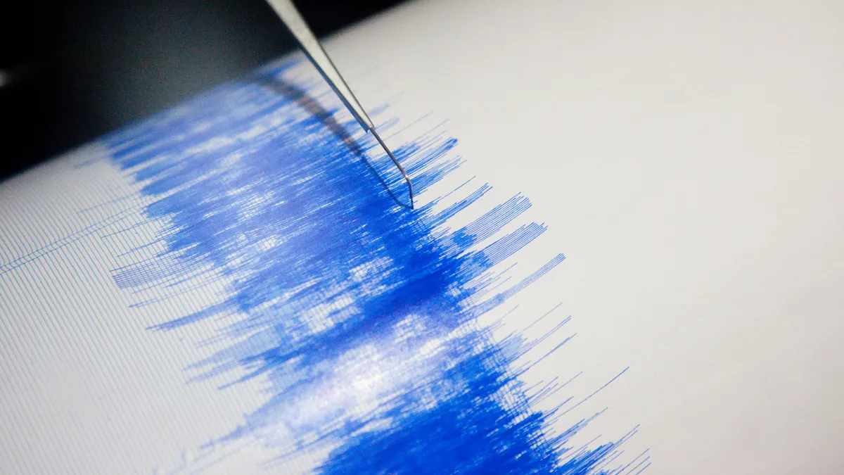 İran'da korkutan deprem! 5,1 ile sallandılar