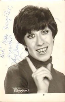 Ayşen Gruda'nın fazla bilinmeyen gençlik fotoğrafları! Ayşen Gruda kimdir kaç yaşında nereli? 14