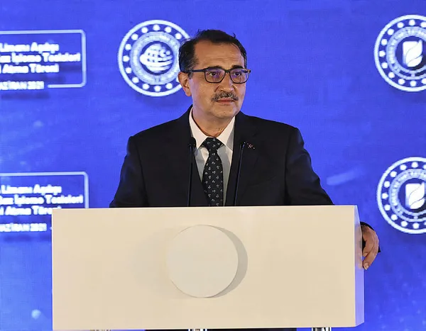 Enerji ve Tabii Kaynaklar Bakanı Fatih Dönmez Karadeniz gazı için tarih verdi
