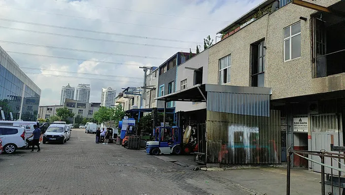 Son dakika: İstanbul Başakşehir'de sanayiciler sitesinde patlama - 1