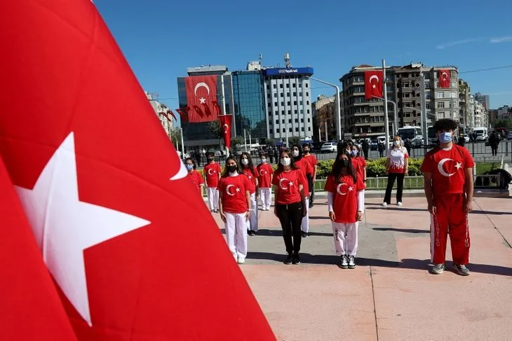 Son dakika | İstanbul bugün kırmızı beyaz! Bayrak şehri sardı! Gurur veren görüntüler