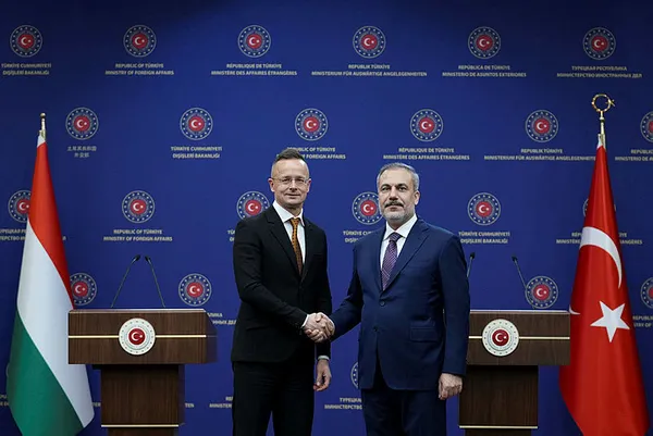 macaristan-disisleri-bakani-szijjarto-dogal-gaz-tedarigi-turkiyesiz-mumkun-degil-1708007950705.jpg Macaristan Dışişleri Bakanı Szijjarto: Doğal gaz tedariği Türkiye'siz mümkün değil - 5