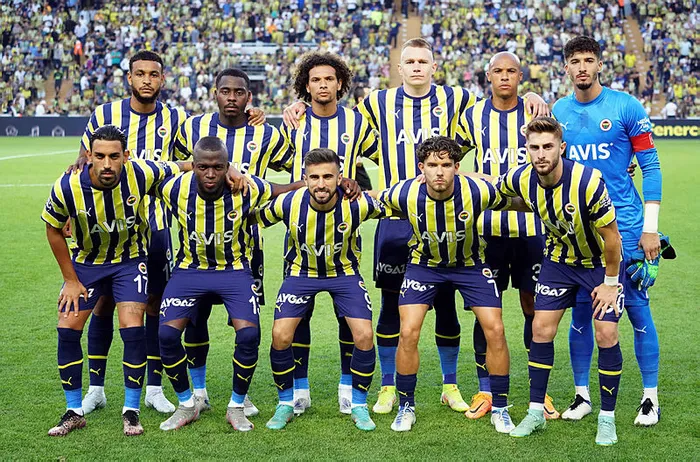 SON DAKİKA! Fenerbahçe - Slovacko maçının hakemi belli oldu