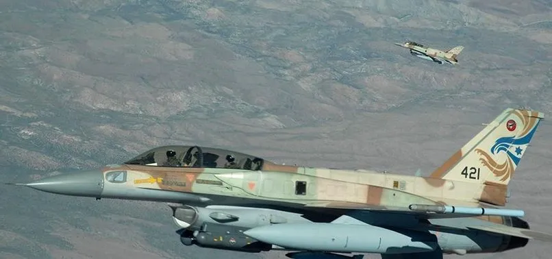 İsrail savaş uçakları Gazze'yi vurdu
