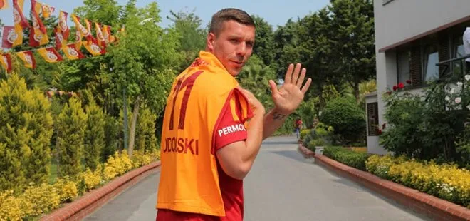 Lukas Podolski’den Volkan Demirel’e gönderme
