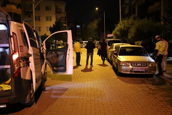 silahla-yaralama-suphelisi-olay-yerine-donup-polise-teslim-oldu-1685499398837.jpg Silahla yaralama şüphelisi olay yerine dönüp polise teslim oldu! - 1