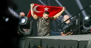 İbo Aslan UFC’de rakibini nakavtla mağlup etti
