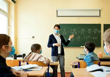 Okullarda yeni dönem! Maske zorunluluğu kalkıyor