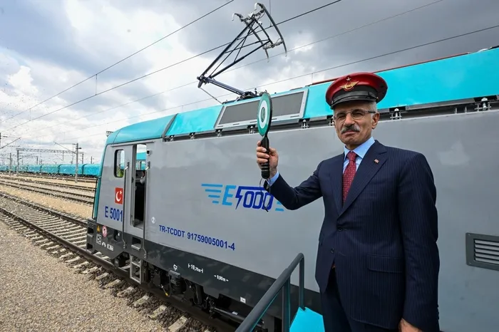 Yerli ve milli lokomotif ilk seferini tamamladı! 617 ton yük ile 125 kilometre