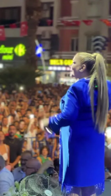 kibariye-kendi-kendini-ele-verdi-herkes-zayifladi-sanmisti-gercek-soke-etti-1695559865178.jpg Kibariye kendi kendini ele verdi! Herkes zayıfladı sanmıştı gerçek şoke etti - 4