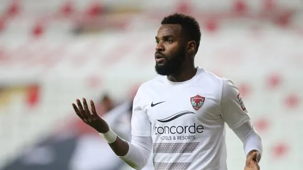 1612127610592.jpg Galatasaray'dan yeni transfer atağı! Boupendza sarı kırmızılı formaya yakın - 4