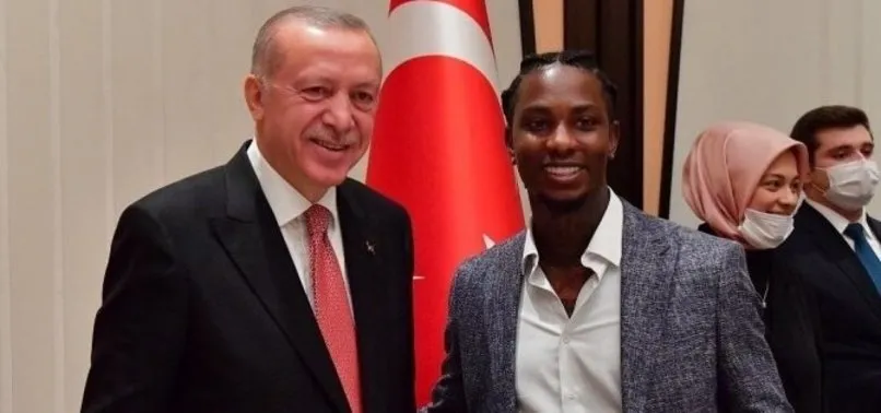 Eljero Elia: Hollanda'da, Başkan Erdoğan ile fotoğraf çektirdiğim için bana kızanlar var!