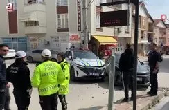 Polis otosu ile otomobil çarpıştı