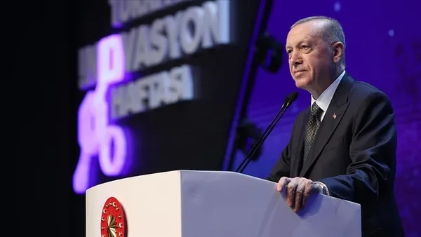 baskan-erdogan-tff-baskani-mehmet-buyukeksi-ile-gorustu-1701203267433.jpg Başkan Erdoğan TFF Başkanı Mehmet Büyükekşi ile görüştü - 1