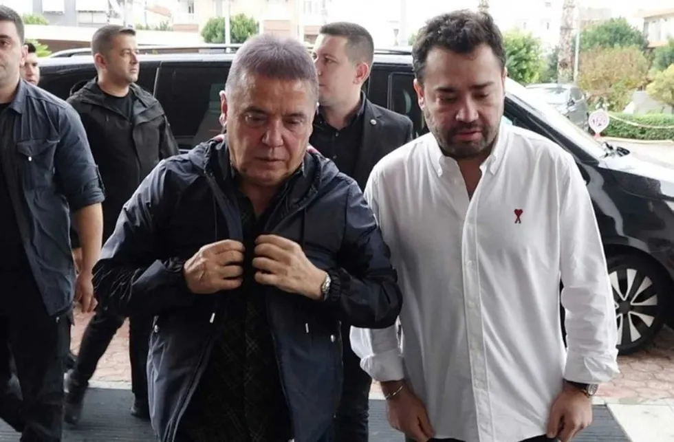 Yeni Parti lideri Özgür Özel hakkında hazırlanan fezlekenin detayları ortaya çıktı: Para trafiği ve mesajlar dosyada - 1