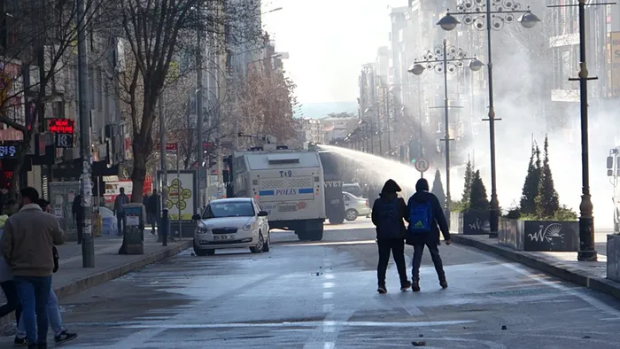 Van’da başkanlık AK Parti’ye geçti! DEM’li Abdullah Zeydan’ın seçilme yeterliliği olmadığına karar verildi | Bakan Yerlikaya’dan açıklama...
