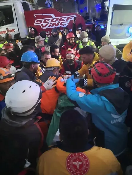 Depremin 10. gününde umutlu bekleyiş sürüyor!