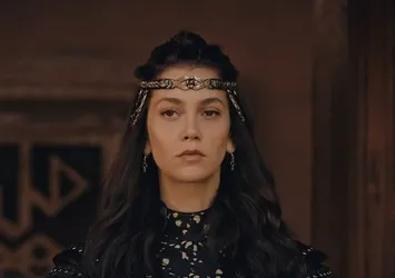 Kuruluş Osman'ın Holofira'sı Ecem Sena Bayır bakın kaç yaşındaymış!