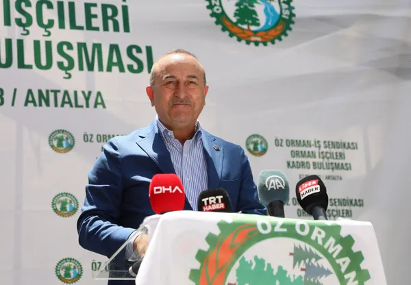 1683563230842.jpg Dışişleri Bakanı Mevlüt Çavuşoğlu'ndan Batı'nın skandal manşetlerine cevap! 14 Mayıs seçimleri için rakam verdi - 6