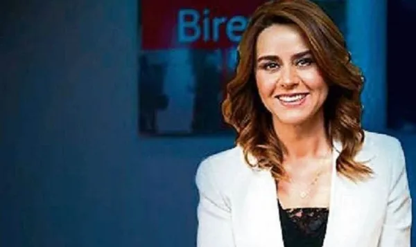 son-dakika-secil-erzanin-ses-kayitlari-ortaya-cikti-magdurlari-boyle-ikna-etmis-1702021138290.jpg Son dakika: Seçil Erzan'ın yeni ses kayıtları ortaya çıktı! Mağdurları böyle ikna etmiş... - 7