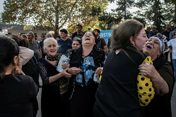 Son dakika: Azerbaycan'da cenazeler Ermeni saldırısı ihtimaline karşı gece defnedildi - 3
