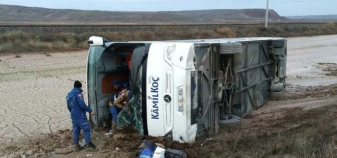 Yozgat’ta yolcu otobüsü devrildi