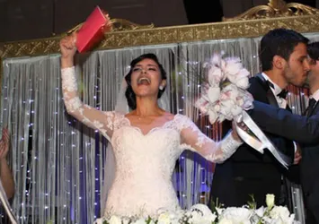 Hazal Filiz Küçükköse ve Tuan Tunalı çifti boşanıyor.