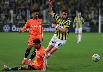 Fenerbahçe - Başakşehir maçında İsmail Yüksek sakatlandı